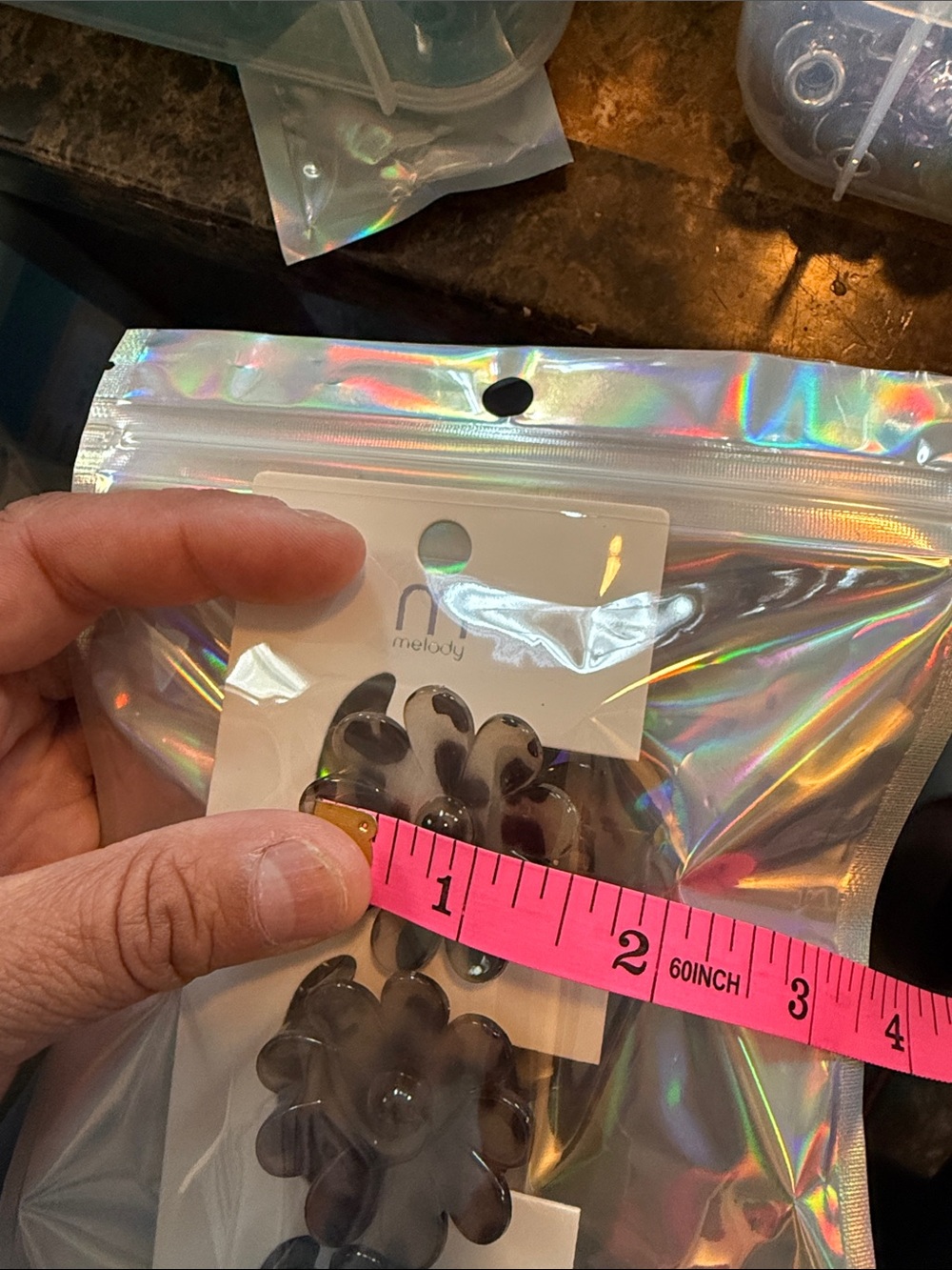 Set of 3 Floral Resin Hair Clips — Black and Brown Tones - Picture 7 of 7